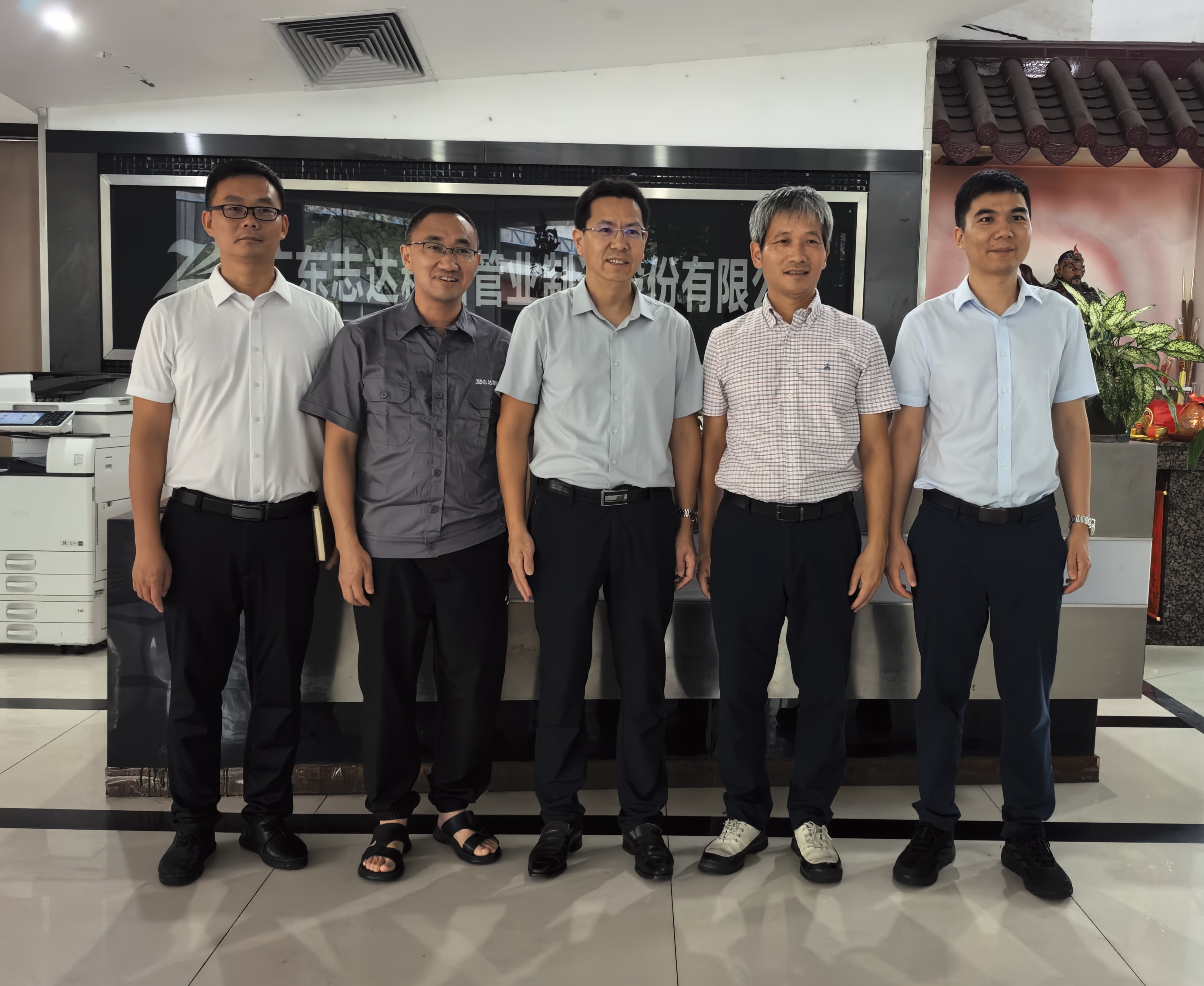cbec80d3ffe8726e9a71d4fdbfaa5aaf.jpg